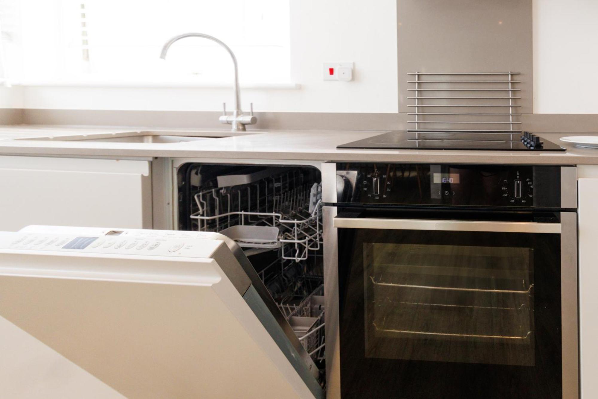 City Centre, Sleeps 7, Stunning Views & Parking, Interconnected Rooms Long Stay Work Contractor Leisure, Diamond Penthouse Кембридж Экстерьер фото
